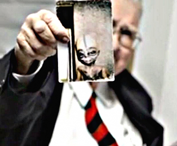 Click image for larger version

Name:	live alien photo.jpg.jpg
Views:	805
Size:	183.7 KB
ID:	27685