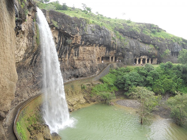 Click image for larger version

Name:	ajanta-ellora-caves-water-fall.jpg
Views:	99
Size:	295.6 KB
ID:	38019