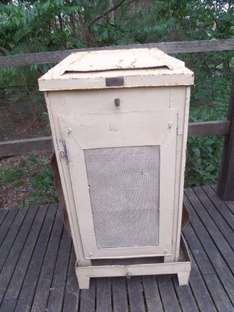 Name:  coolgardie_safe.jpg
Views: 79
Size:  30.8 KB