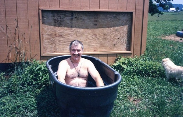 Click image for larger version

Name:	Rubbermaid-150.jpg
Views:	103
Size:	144.2 KB
ID:	46221