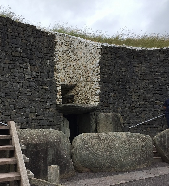 Click image for larger version

Name:	newgrange.jpg
Views:	39
Size:	825.3 KB
ID:	51113