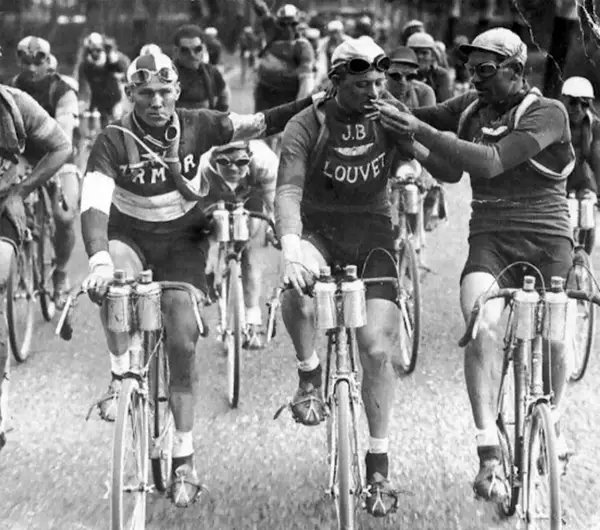 Name:  smoker_tourdefranceJ9k3.jpg
Views: 363
Size:  73.7 KB