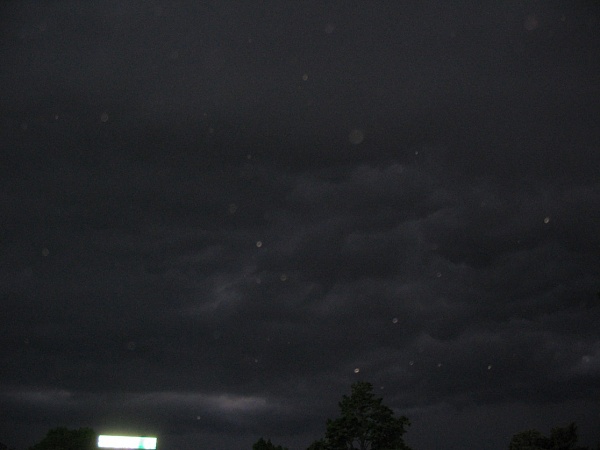 Click image for larger version

Name:	storm_orbs6.jpg
Views:	1373
Size:	208.8 KB
ID:	9809